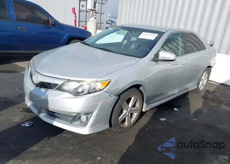 2013 Toyota Camry Se z USA, uszkodzony, nr VIN 4T1BF1FK6DU266414